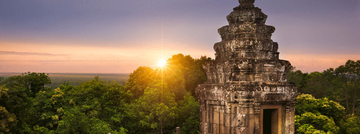 /resource/Images/Indochina/headerimage/View-of-the-sun-set-at-Phno.jpg