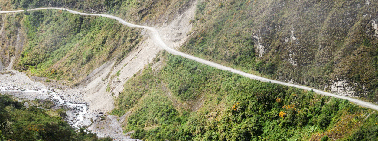 /resource/Images/southamerica/bolivia/headerimage/Dangerous-narrow-road-in-Yungas-mountains,-Bolivia.jpg