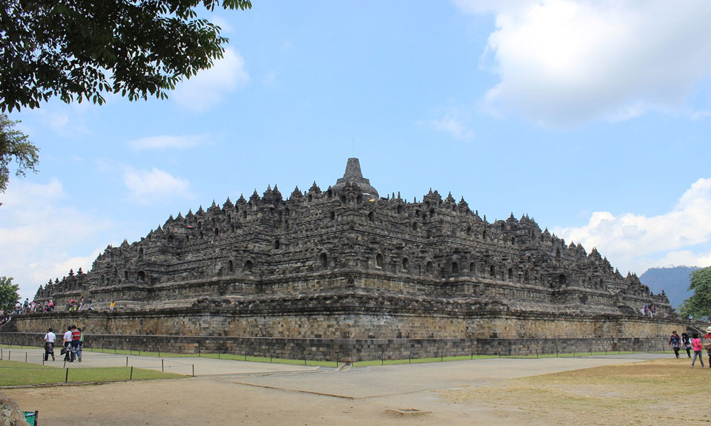 The world’s largest Buddhist temple in Indonesia